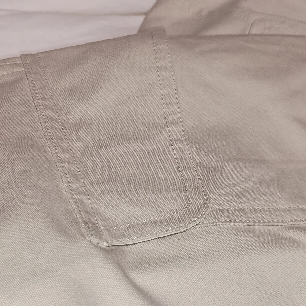 NWT Lululemon Women's Light Utilitech Cargo Pocket High-Rise Pant Size 27 khaki